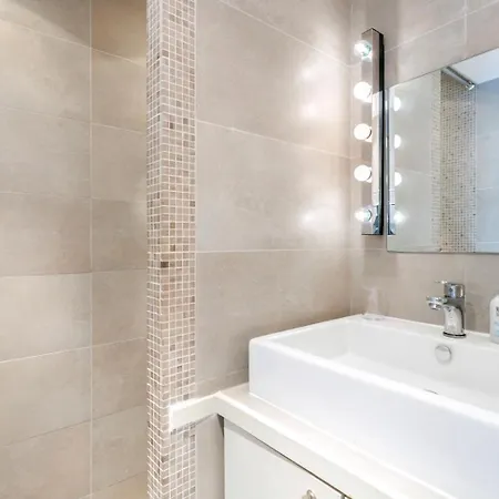 Du Lion/ac Historic Flat, Marais, 4-5 Guests * 파리