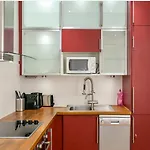 Du Lion/ac Historic Flat, Marais, 4-5 Guests Parigi