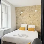 Du Lion/ac Historic Flat, Marais, 4-5 Guests Parigi
