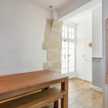 Du Lion/ac Historic Flat, Marais, 4-5 Guests Appartamento