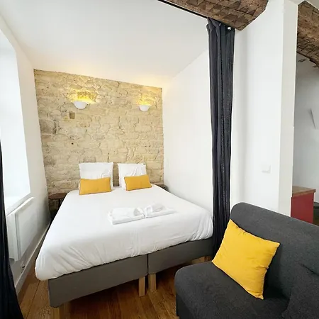 Du Lion/ac Historic Flat, Marais, 4-5 Guests Appartamento